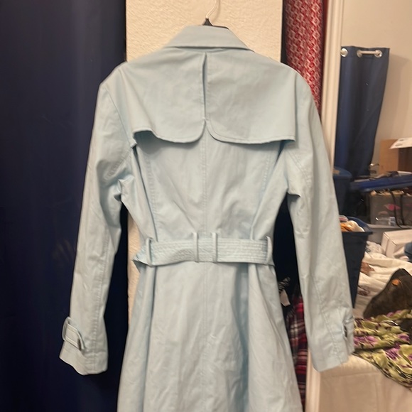 Beautiful trench coat - Picture 6 of 12